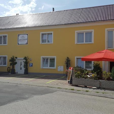 Pension Haus Nova Wiener Neustadt Eksteriør billede
