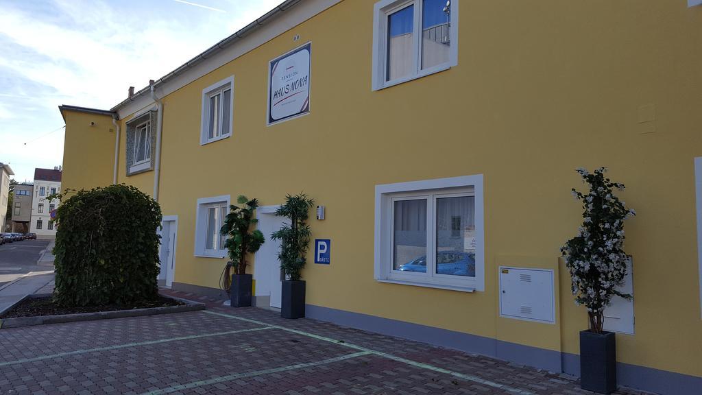 Pension Haus Nova Wiener Neustadt Eksteriør billede